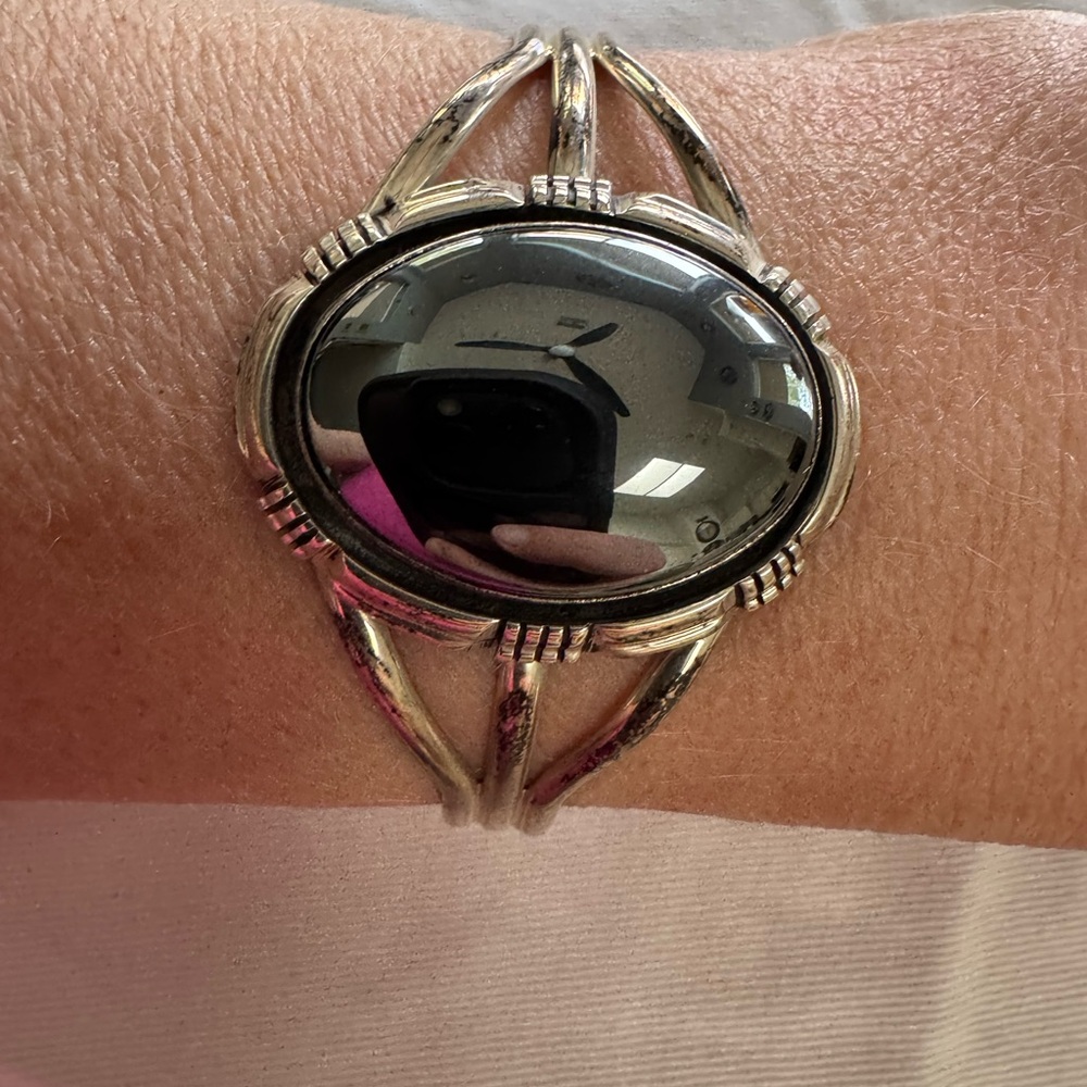 Native American SS with hematite size 7 bracelet by L Yazzie